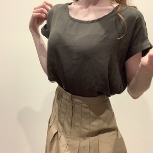 Green blouse with zipper ✨